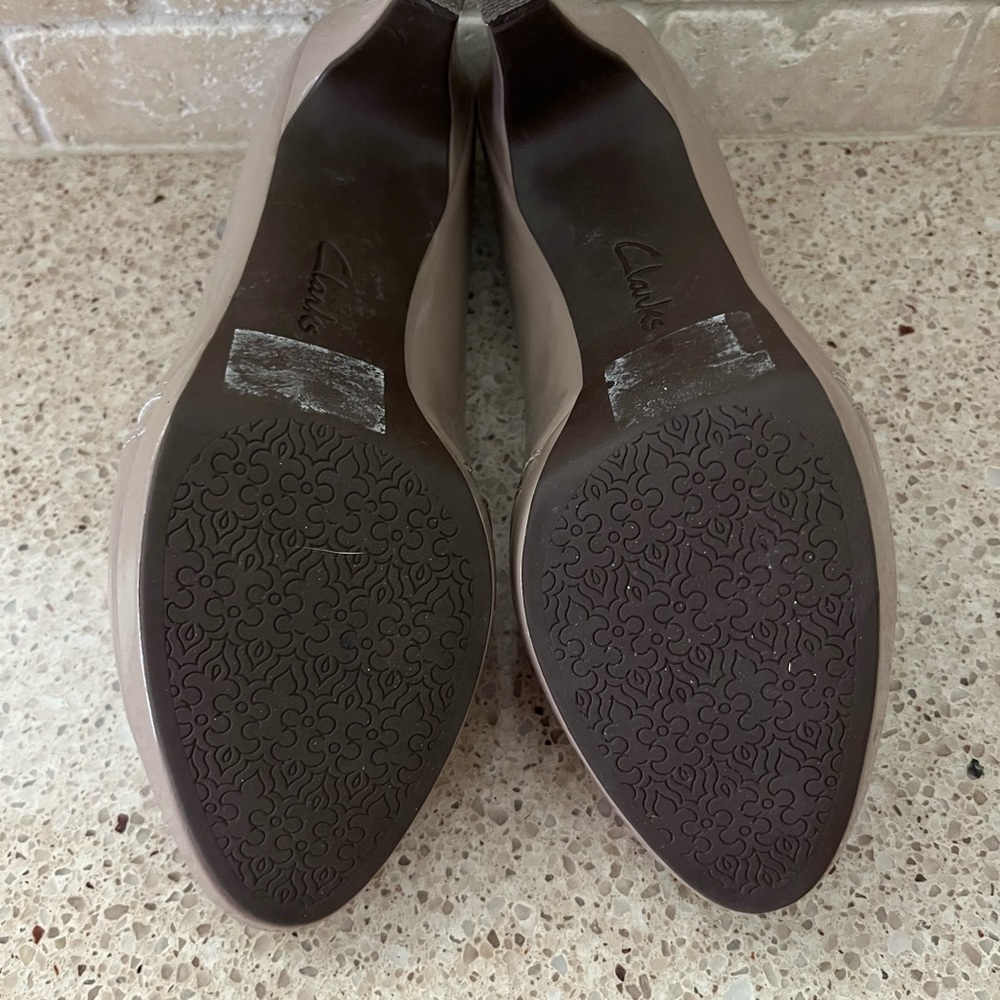 Excellent condition Clark’s Collection Soft Cushion peep toe pumps. - Picture 5 of 7